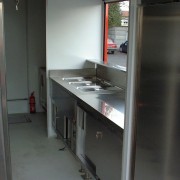 Vu de la partie distribution à l'intérieur du véhicule