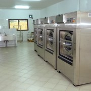 Vue de la buanderie : Zone lavage