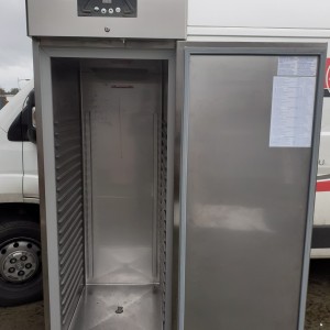 Vente-Occasion-Armoire froide positive-700L(2)